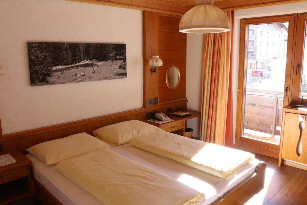 Hotel Landle Гальтюр Экстерьер фото